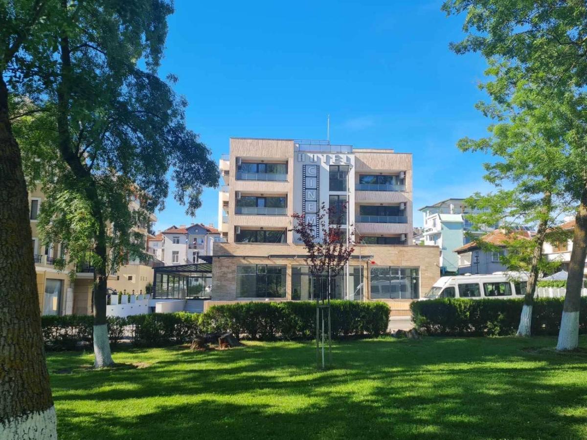 Cinema Hotel Primorsko Exterior photo